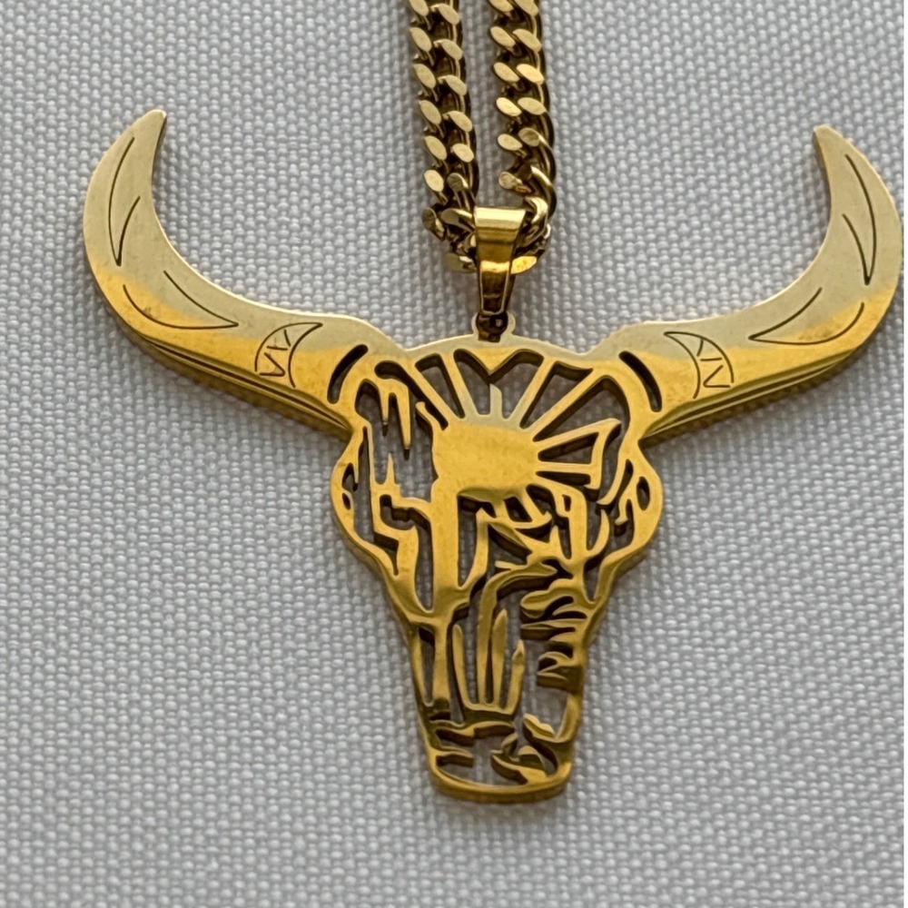 Necklace Gold Tone Metal Lobster Clasp Western Bull Skull Pendant New